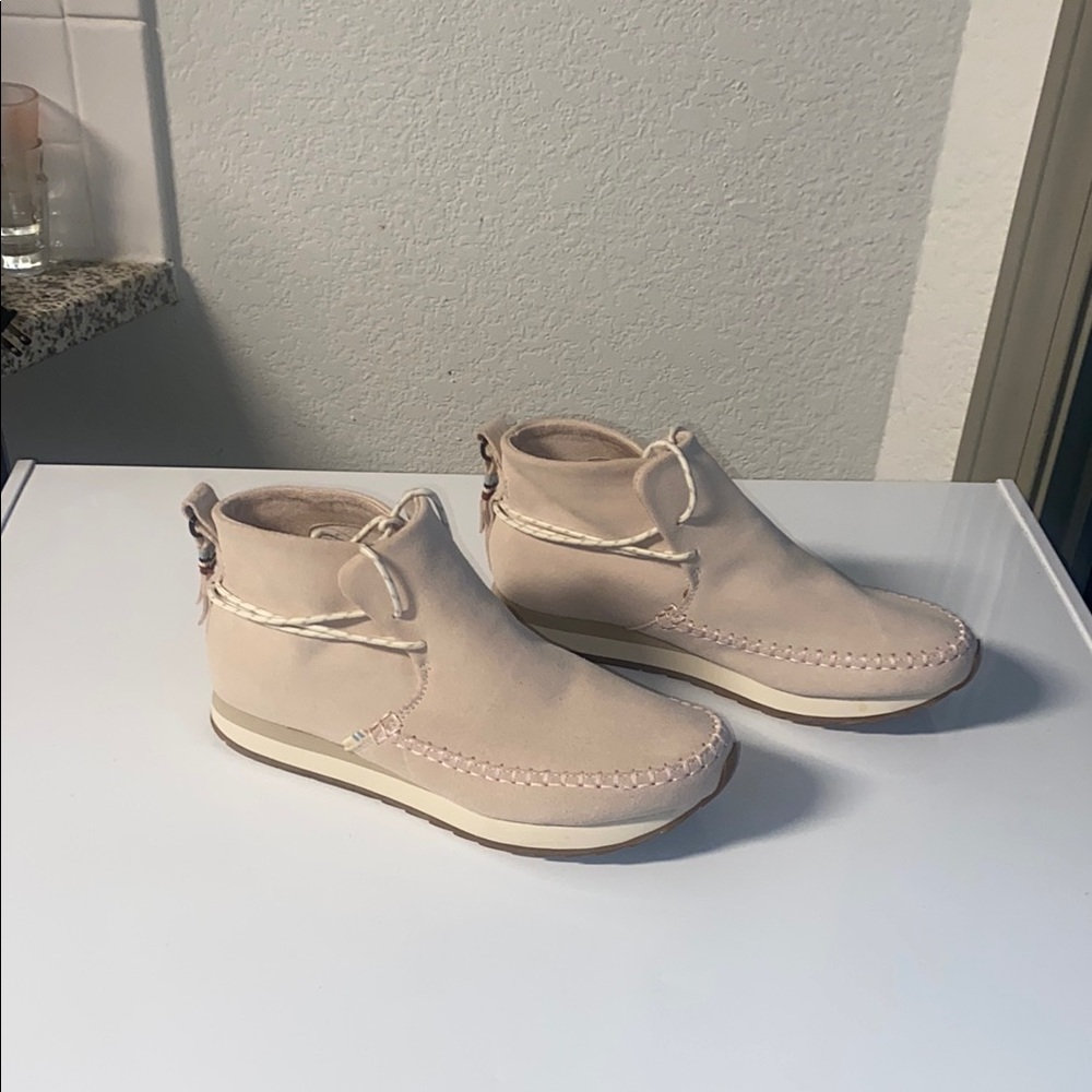 Toms Cream Ankle Boots